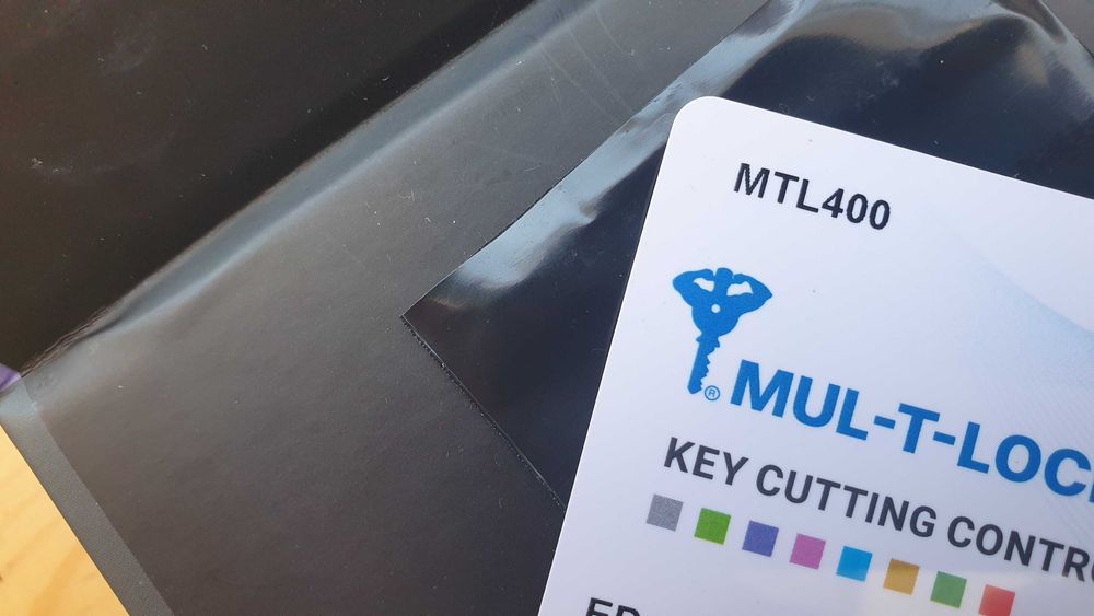 Cilindro Mul-T-Lock MTL400 como novo + 5 chaves e cartão de segurança