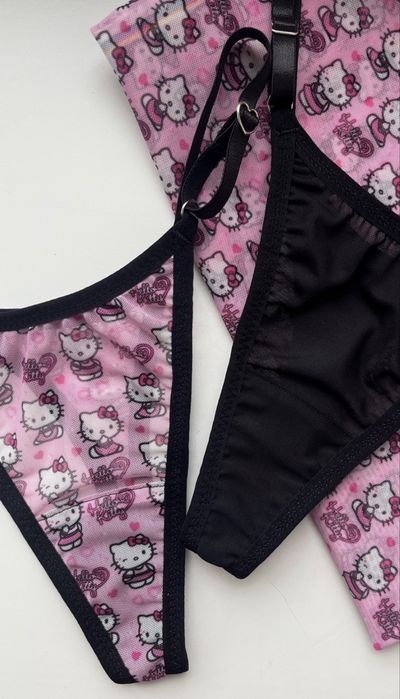 Нижня білизна, стрінги на регуляторах