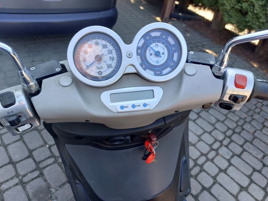 Sprzedam skuter piaggio 125cm