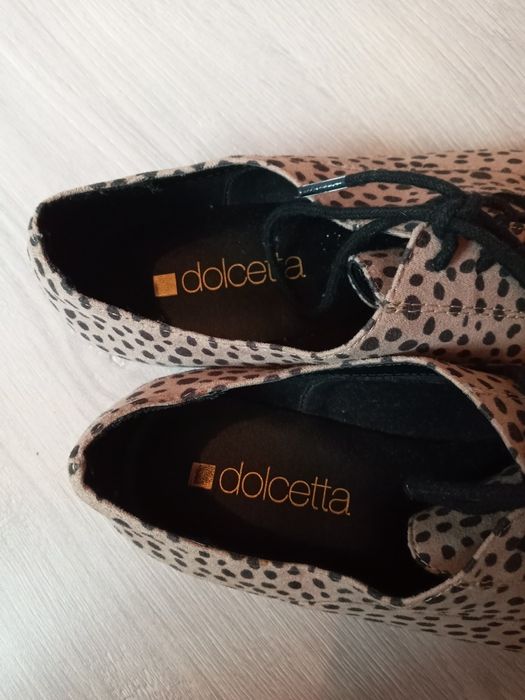 Туфлі, лофери, кросовки