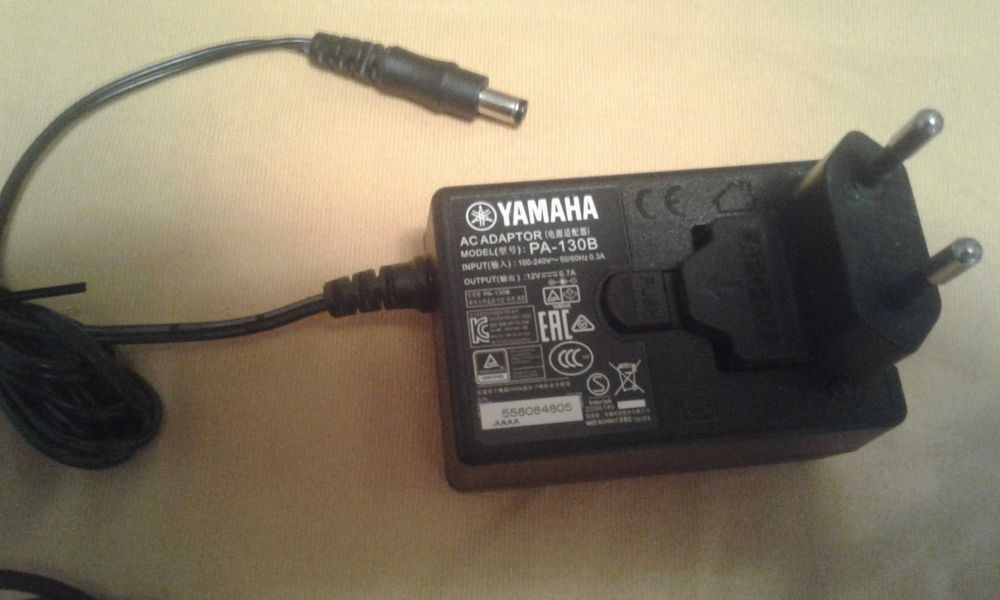 Синтезатор Yamaha PSR-E353 + педаль + стойка