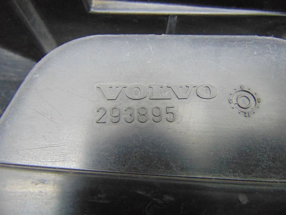 Volvo 340 grelha capot " nova de stock antigo