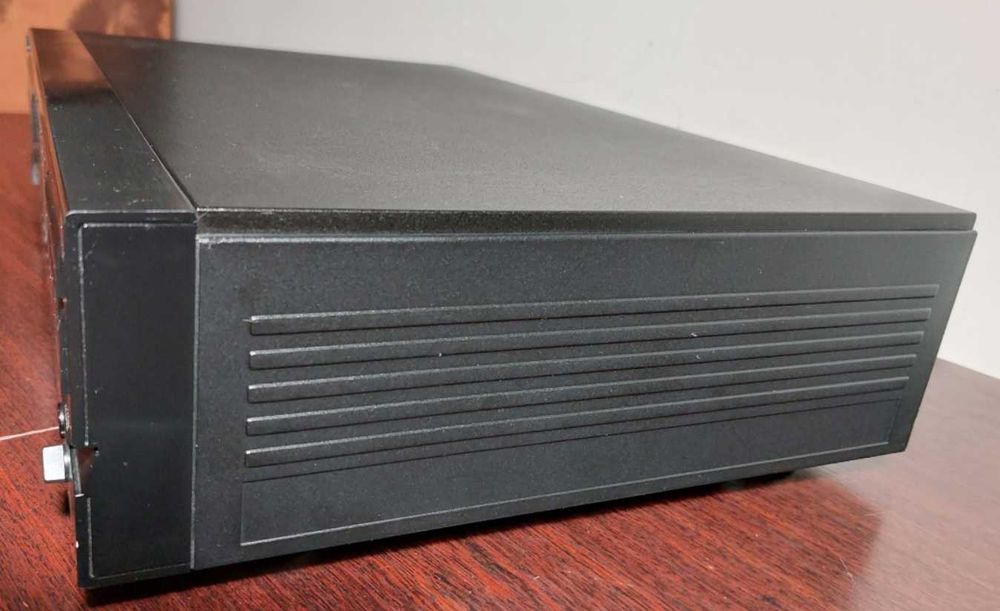CD програвач Philips CD614