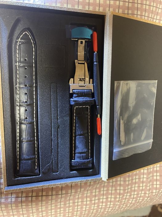 Годинник CITIZEN NH8390-20LE