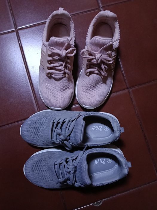 2 pares de sapatilhas de tecido rosa e cinzento