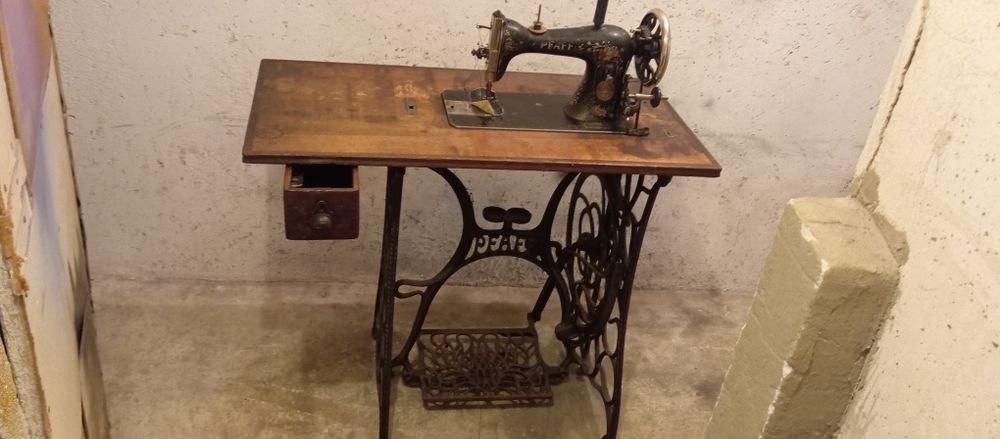 Zabytkowa (sprawna)maszyna do szycia firmy "PFAFF"