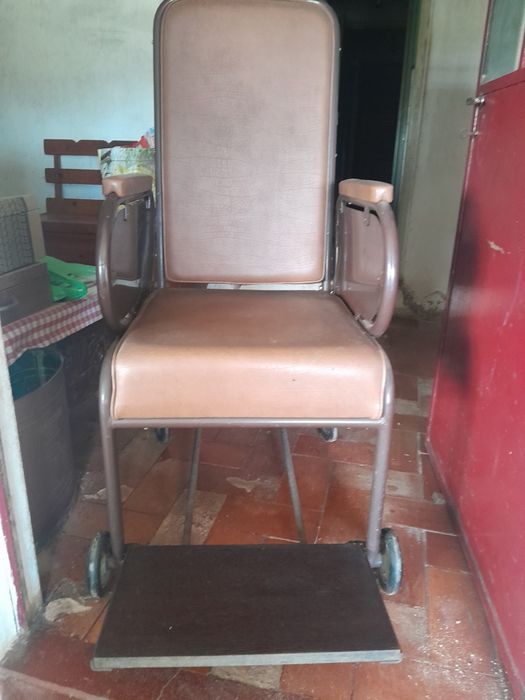 Cadeira de rodas poltrona em bom estado