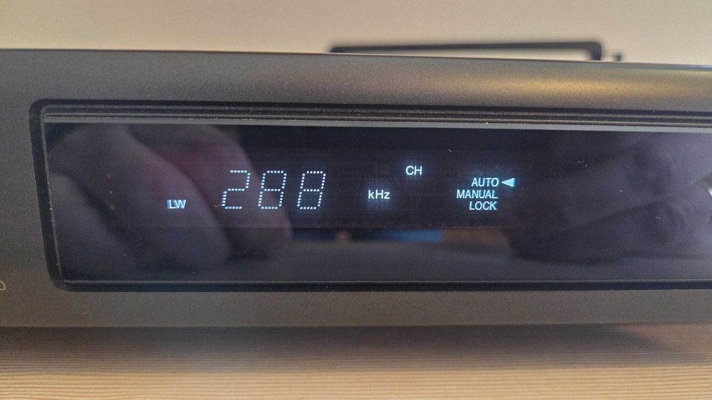 TECHNICS ST-GT350 cyfrowy tuner FM/LW/MW