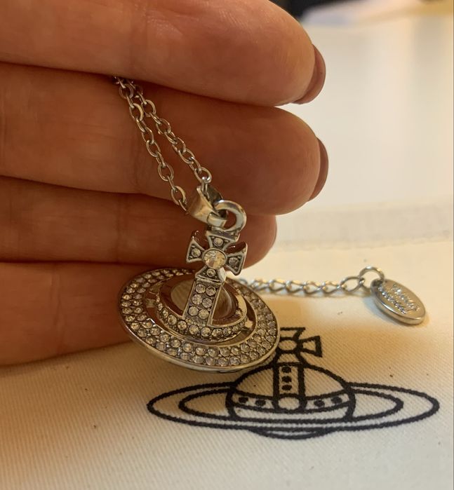 Підвіска Vivienne Westwood