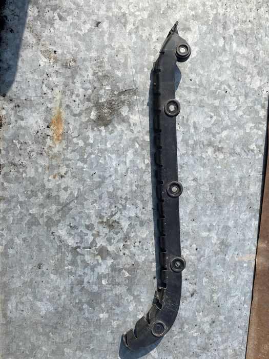 Кронштей (фіксатор бампера) Skoda Fabia