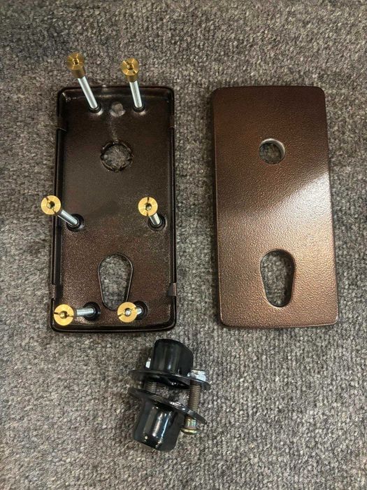 Фурнітура захисна MUL-T-LOCK Standart Броненакладка накладка на замок