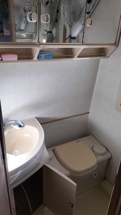 Autocaravana em bom estado geral Duas camas