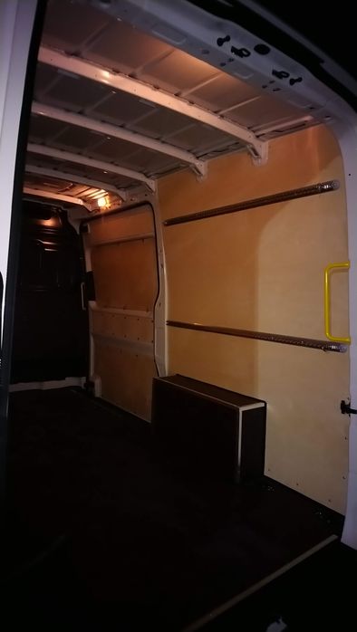 Zabudowa Samochodu Dostawczego Volkswagen Crafter L3H2 KNAUTECH