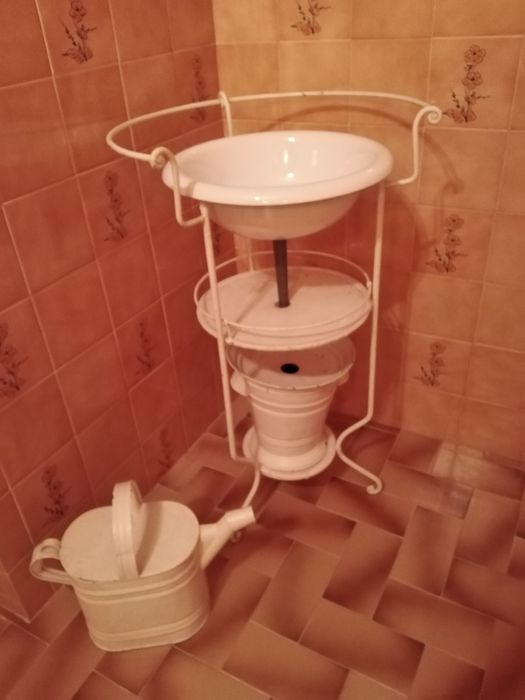 Lavatório Muito Antigo em Ferro