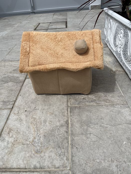 Vende-se casinha/ caminha para cachorro ou cães de raça pequena
