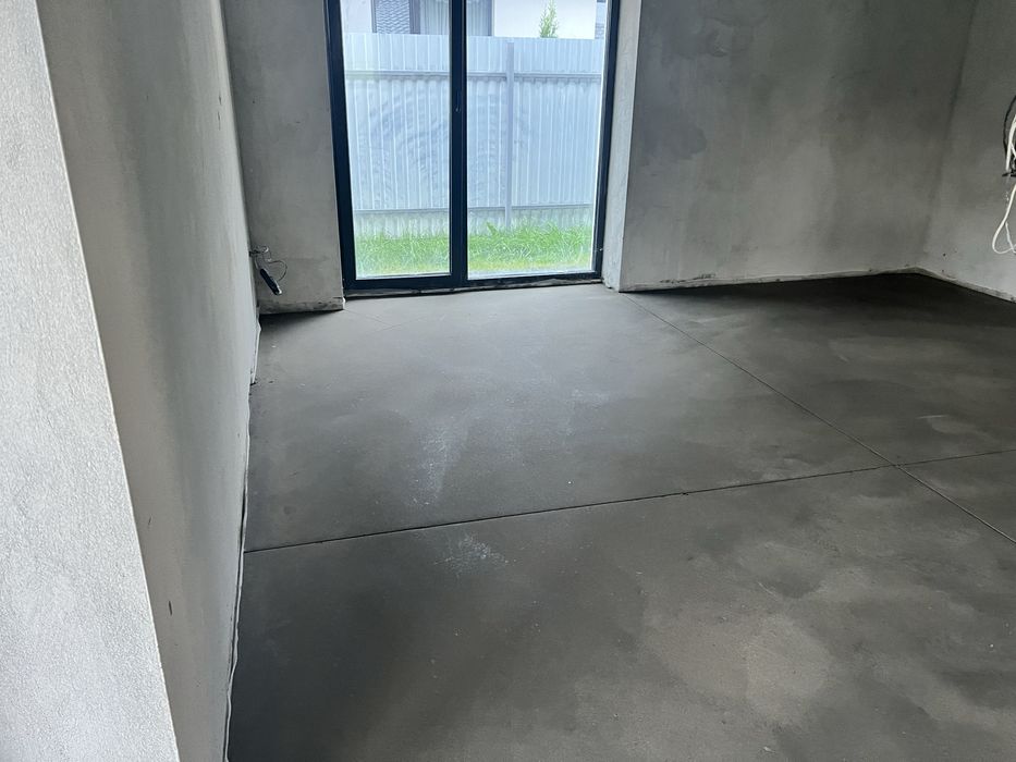 Стяжка підлоги (напівсуха)