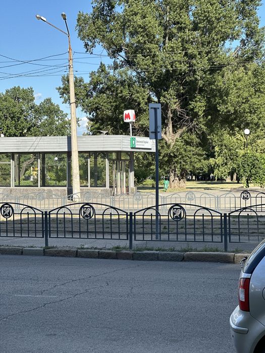 Продам капітальний цегляний гараж у центрі Харкова