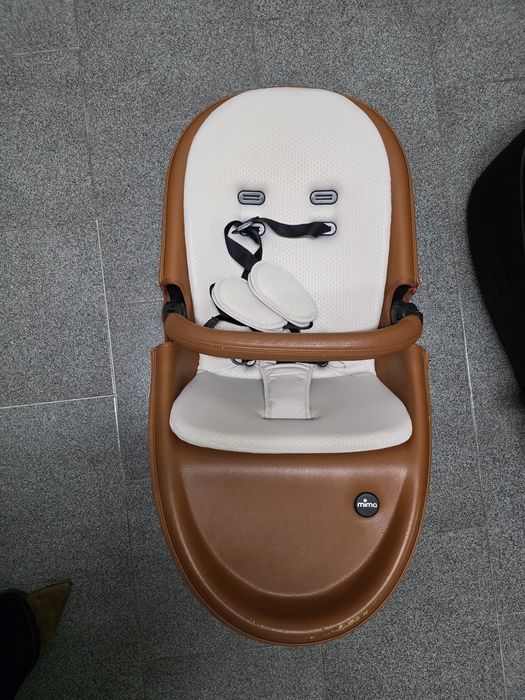 Carrinho Mima, com alcofa, baby coque e cadeira de passeio