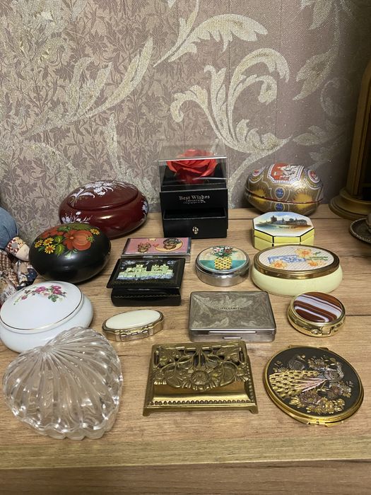 Таблетница, шкатулка, пудреница. Винтаж.