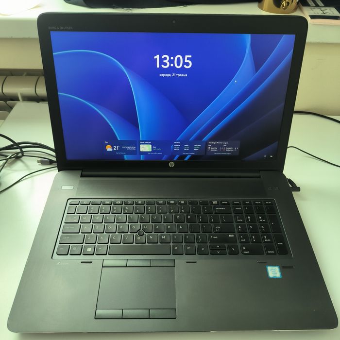 HP ZBook 17 G3 RAM 32gb m4000m 4gb SSD 512gb E3-1535M v5