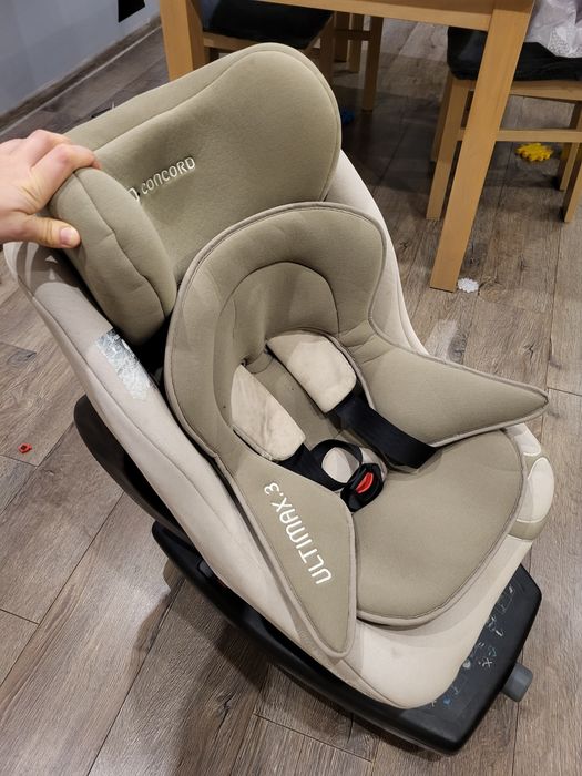 Fotelik z bazą i regulacją kąta nachylenia