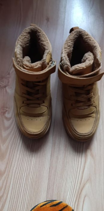 Buty chłopięce  rozmiar 32 ,dwie pary zimowe i jesienno wiosennne