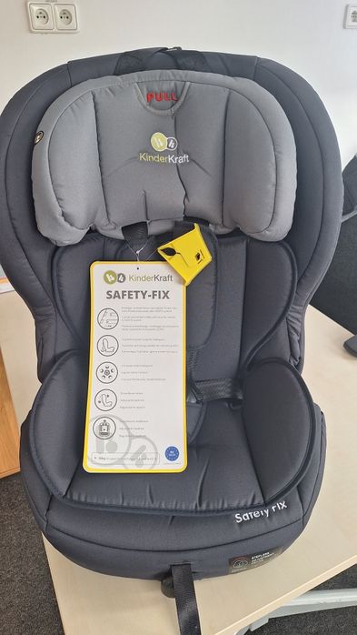Fotelik samochodowy Kinderkraft Safety-Fix Black z systemem isofix
