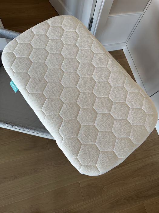 Łóżeczko dostawne Lionelo Leonie + materac Fiki Miki + akcesoria