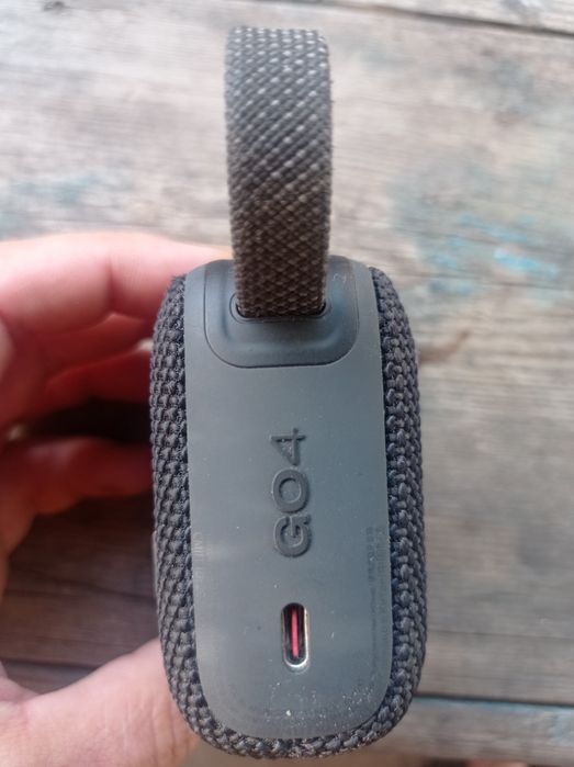 Продам колонку JBL GO4