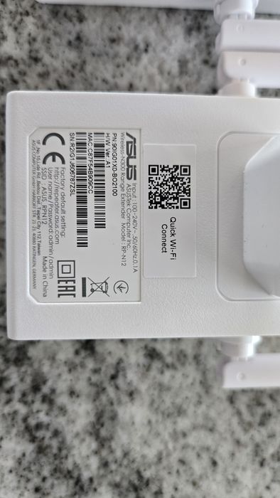 3 Adaptery ASUS WiFi RP-N12 300 Mb/s, Zasięg 300 m