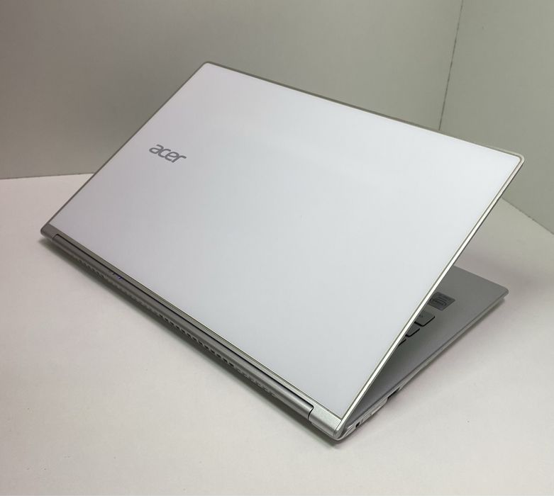 Ультрабук Acer 13.3"FullHD сенсорний 8/128GB SSD як новий
