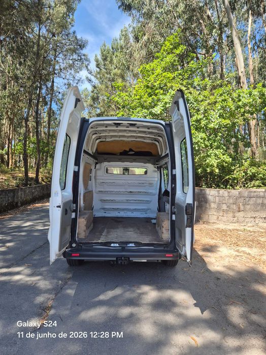 Carrinha Renault Trafic 2.00 dci