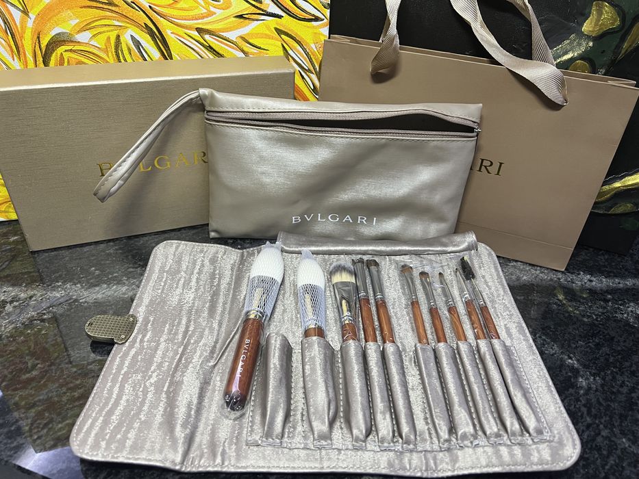 Набір пензлів для макіяжу bulgari