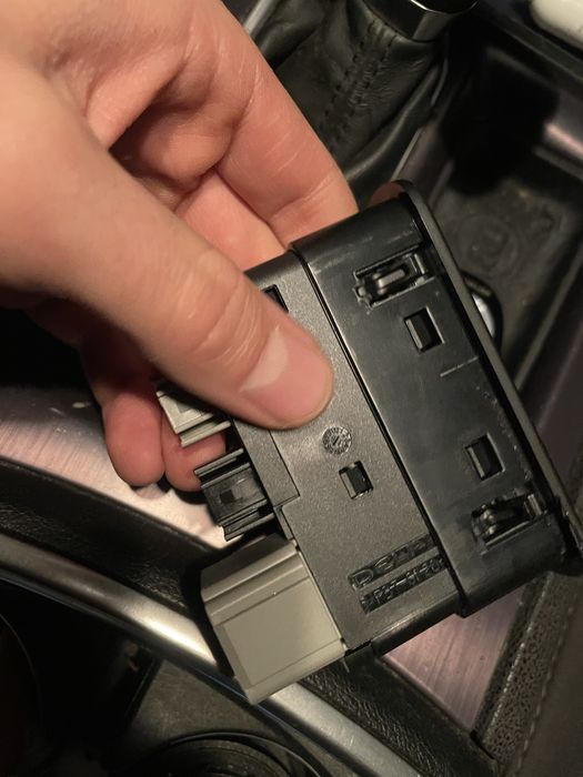 Radio Dodge Charger Bluetooth + Hub usb