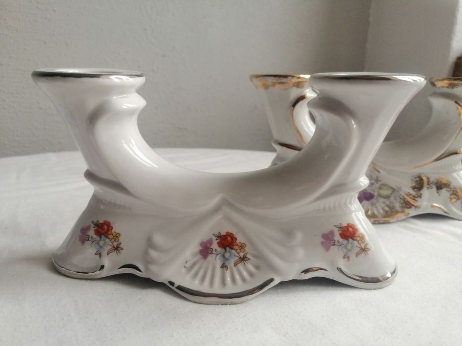 Stare sygnowane świeczniki z porcelany - Chodzież