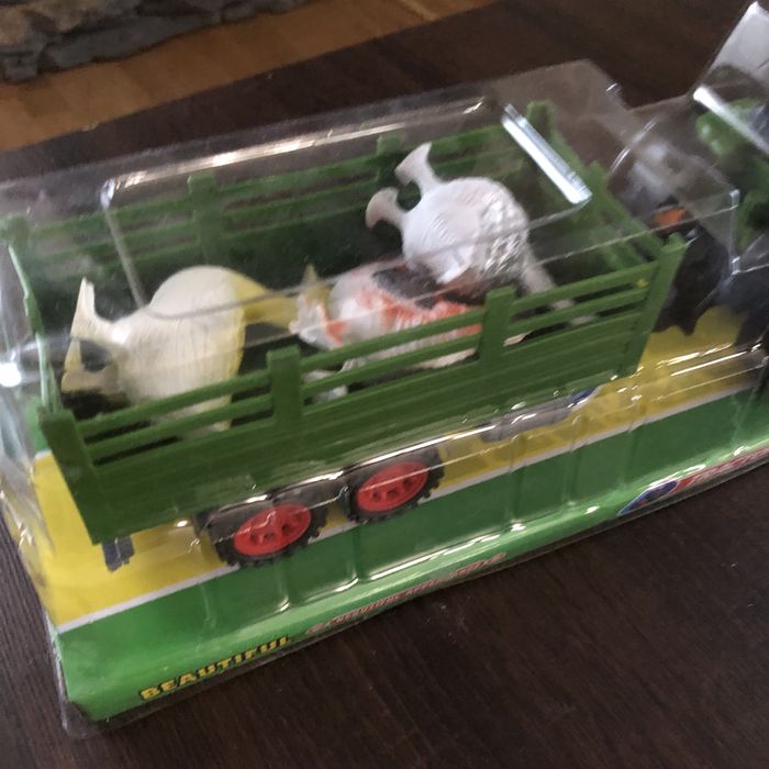 Traktor farmerski z przyczepą 48tknz