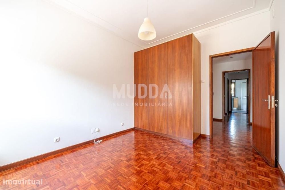 T4 com garagem | Habitação Própria ou Investimento  | Localização Prem