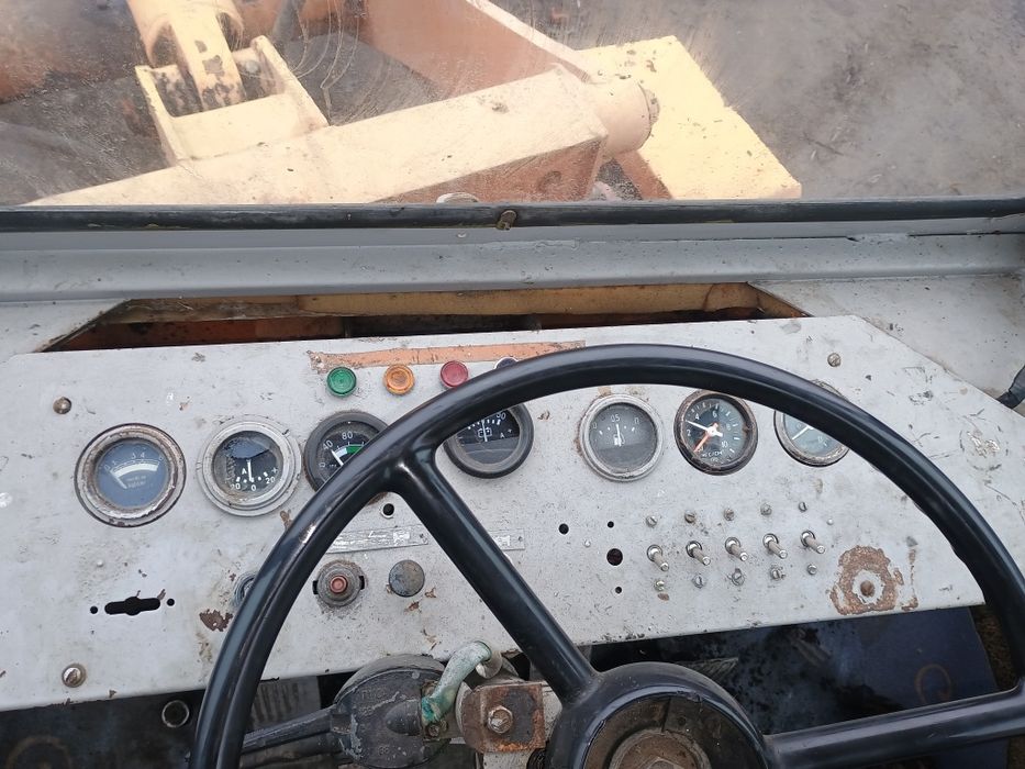 ТО-30 Фронтальний навантажувач