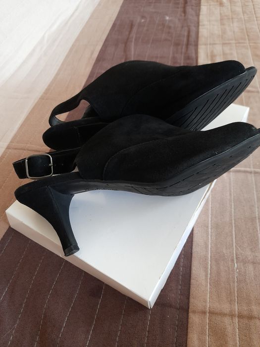 Sandały zamszowe czarne roz 7 Footglove
