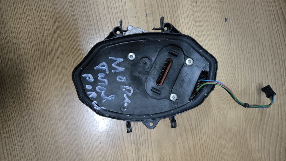 Módulo dum farol de um Porsche