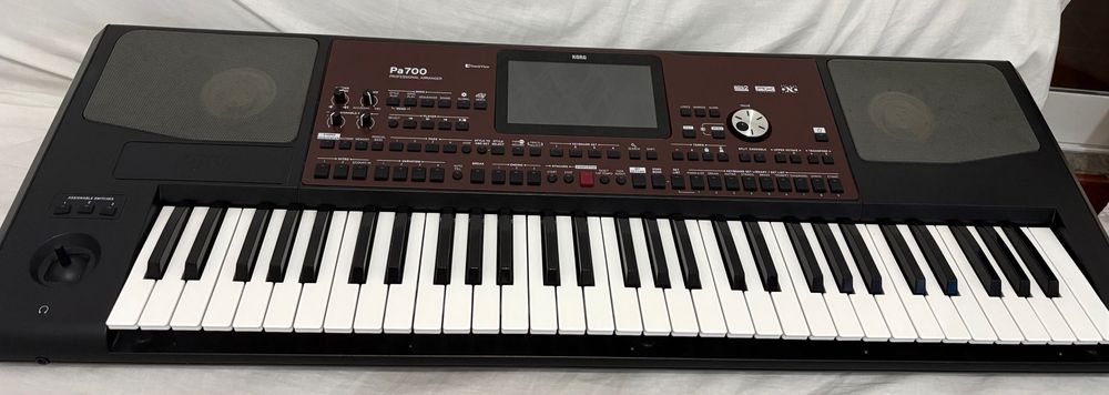 Korg PA-700 Teclado Arranger com Enhanced EDS-X de 61 Teclas
