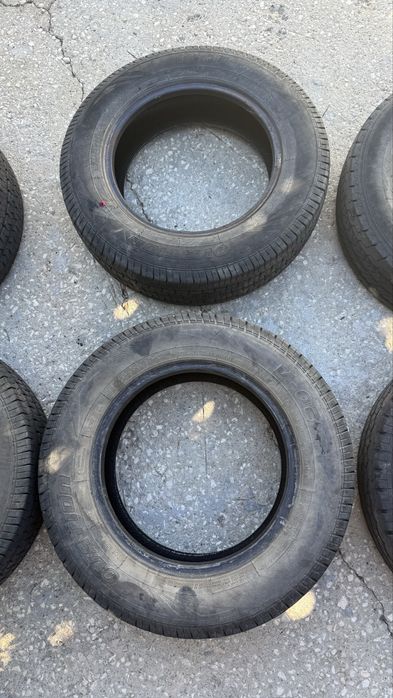 Conjunto Pneus 195/70 R15C