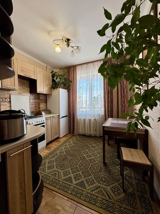 Оренда 2 кімнатної квартири 10 мкр, Лівий берег