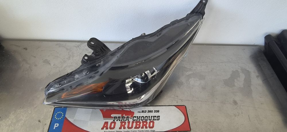 Farol esq toyota aygo mk2 (2015-2018)