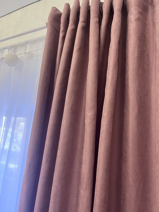 Штори нові (тесьма імітація люверсів) замша 135*230(2 шт)