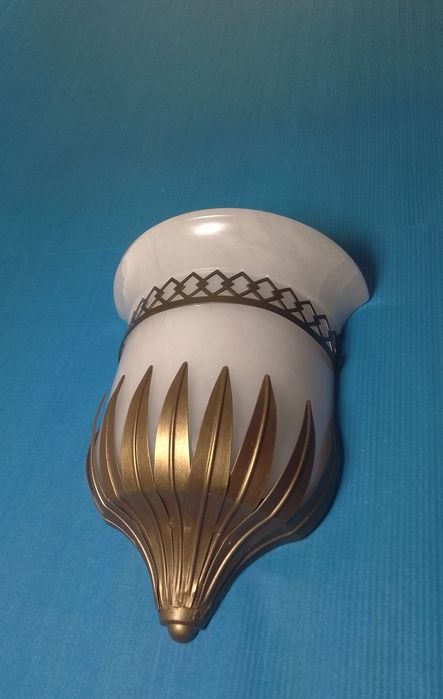 Бра каменый цветок.