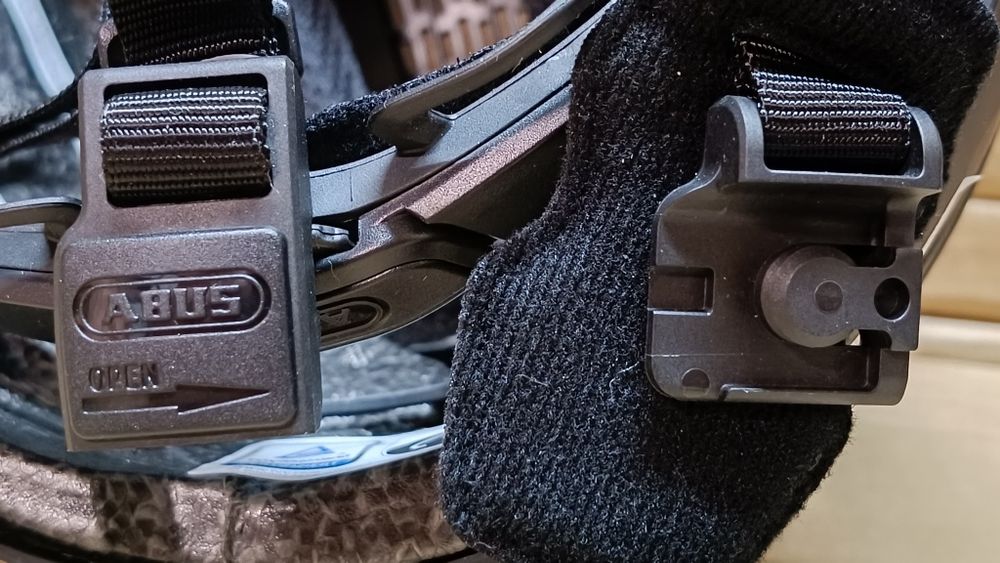 Abus Hyban 2.0 ACE kask miejski black M (52-58 cm)