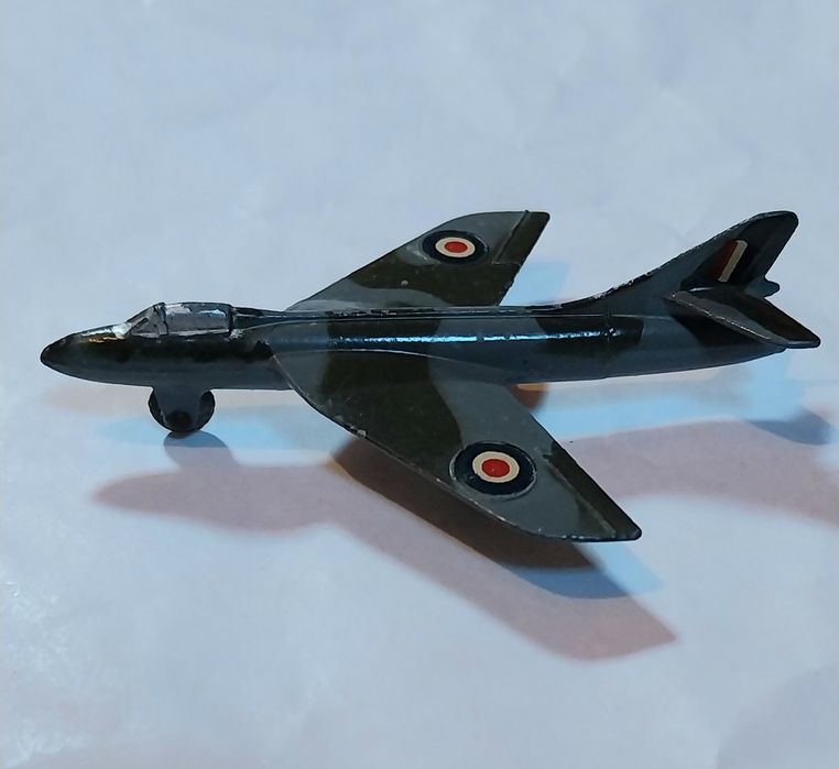 Miniatura antiga avião militar Dinky Toys