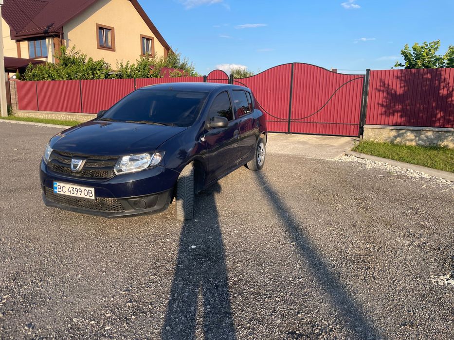 Автомобіль Dacia Sandero