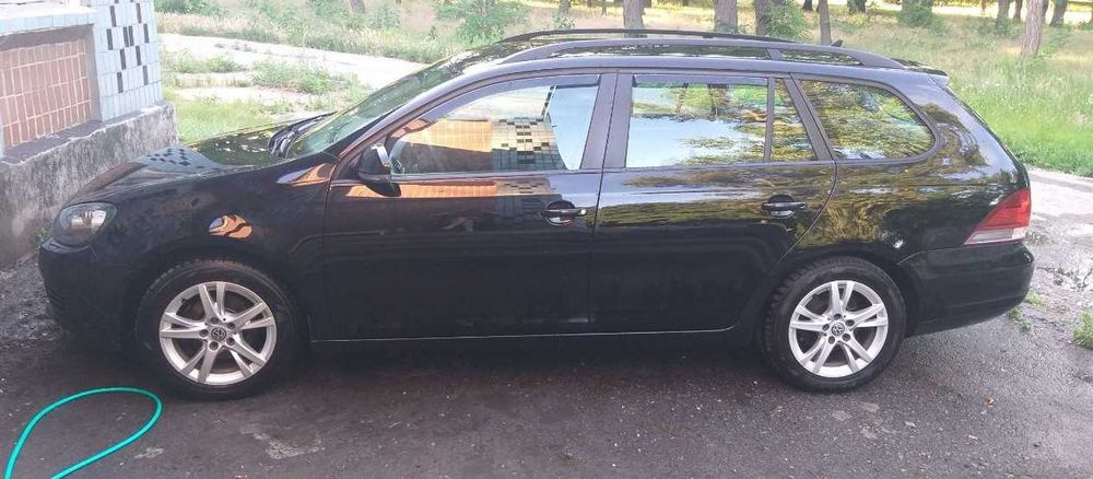Продам Volkswagen GOLF VI